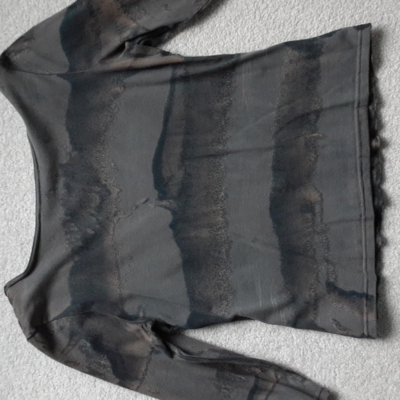 Mezon deep-scoop neck, 3/4 length sleeve knit top, popular item. Buy it now! - Picture 7 of 10